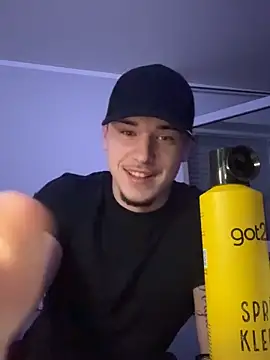 Snapshot of yourboydze chatting on 02/12/26, 09:54 yourboydze online show from 02/12/26, 09:54