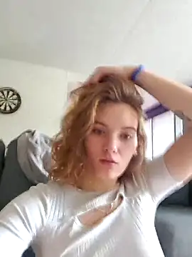 Snapshot of sweetsophie69 chatting on 03/31/26, 10:59 sweetsophie69 online show from 03/31/26, 10:59