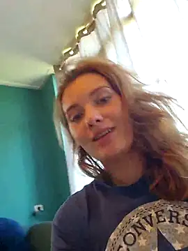 Snapshot of sweetsophie69 chatting on 04/22/26, 01:01 sweetsophie69 online show from 04/22/26, 01:01