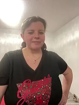 Snapshot of Laura-Loveyou chatting on 02/20/26, 05:24 Laura-Loveyou online show from 02/20/26, 05:24