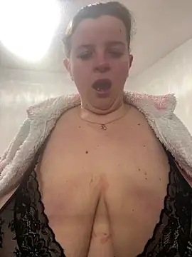 Snapshot of Laura-Loveyou chatting on 02/27/26, 06:08 Laura-Loveyou online show from 02/27/26, 06:08