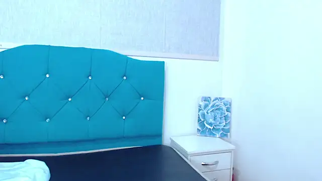 Snapshot of orianna_and_sasha chatting on 04/14/26, 08:48 orianna and sasha online show from 04/14/26, 08:48