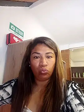 Snapshot of eva_vidal_ chatting on 04/06/26, 03:13 eva vidal online show from 04/06/26, 03:13