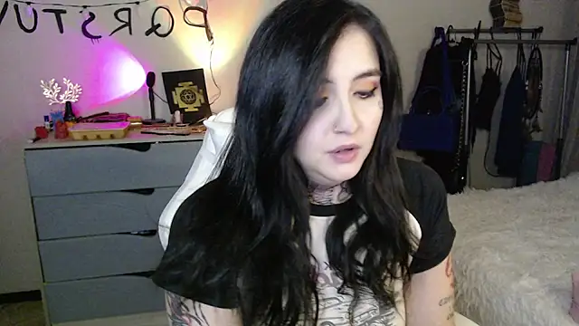 Snapshot of Rin_Tozier chatting on 06/09/26, 08:31 Rin Tozier online show from 06/09/26, 08:31
