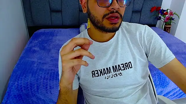 Snapshot of J_black_ chatting on 02/18/26, 09:11 J black online show from 02/18/26, 09:11