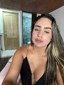 Snapshot of Miilana_ chatting on 05/16/26, 12:07 Miilana online show from 05/16/26, 12:07