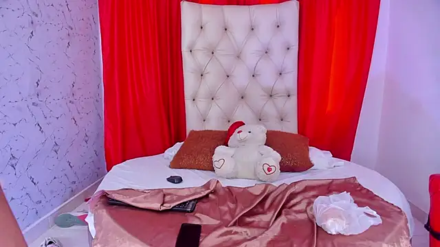 Snapshot of aixa_06 chatting on 03/25/26, 07:42 aixa 06 online show from 03/25/26, 07:42