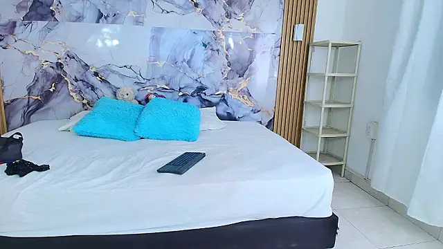 Snapshot of aixa_06 chatting on 03/27/26, 06:40 aixa 06 online show from 03/27/26, 06:40