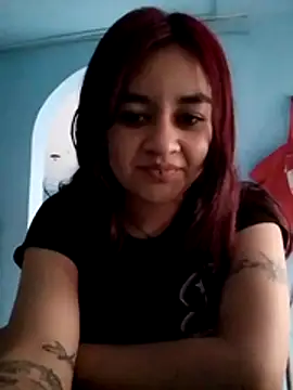 Snapshot of Lucy_allen1 chatting on 02/16/26, 11:01 Lucy allen1 online show from 02/16/26, 11:01