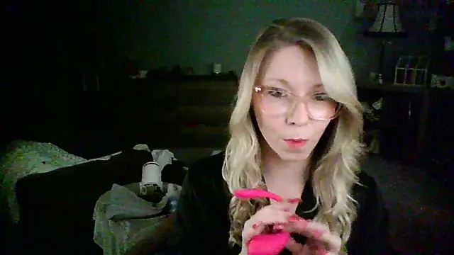 NikkiB653466 online show from 02/19/26, 12:06