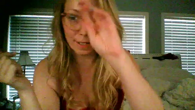 NikkiB653466 online show from 03/03/26, 07:53