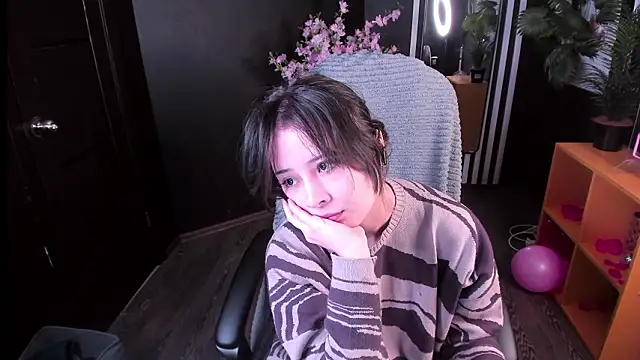 Snapshot of May_Ling chatting on 03/24/26, 11:04 May Ling online show from 03/24/26, 11:04