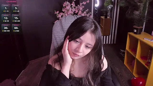 Snapshot of May_Ling chatting on 04/02/26, 10:57 May Ling online show from 04/02/26, 10:57
