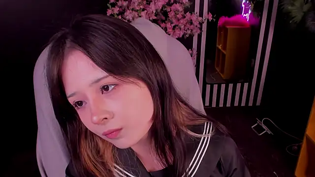 Snapshot of May_Ling chatting on 07/26/26, 11:39 May Ling online show from 07/26/26, 11:39