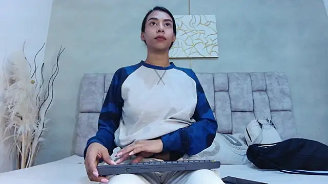 Snapshot of MelanyStone_ chatting on 05/12/26, 01:52 MelanyStone online show from 05/12/26, 01:52