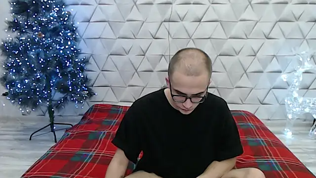 Snapshot of Pure_Aura chatting on 02/17/26, 05:52 Pure Aura online show from 02/17/26, 05:52