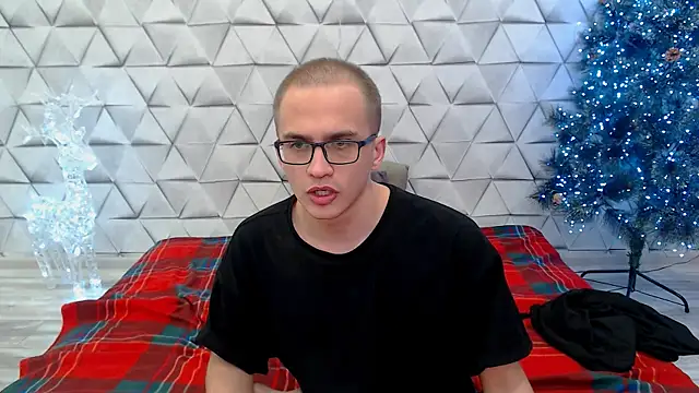 Snapshot of Pure_Aura chatting on 02/24/26, 09:35 Pure Aura online show from 02/24/26, 09:35