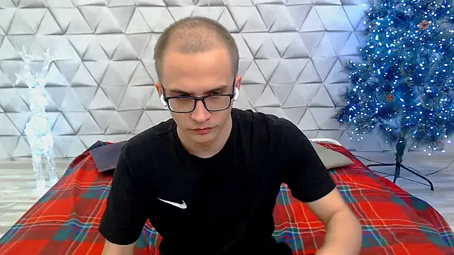 Snapshot of Pure_Aura chatting on 02/27/26, 06:52 Pure Aura online show from 02/27/26, 06:52