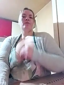 HotStepmommy4 online show from 02/13/26, 05:09