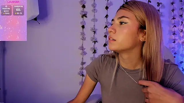 Snapshot of Chris_Velvett chatting on 04/15/26, 07:32 Chris Velvett online show from 04/15/26, 07:32