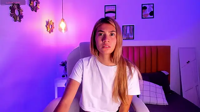 Snapshot of Chris_Velvett chatting on 04/16/26, 04:52 Chris Velvett online show from 04/16/26, 04:52