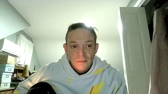 Snapshot of ShadowLove85 chatting on 04/04/26, 01:59 ShadowLove85 online show from 04/04/26, 01:59