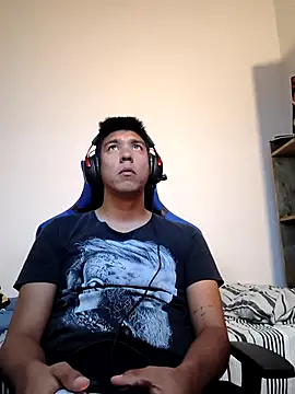 Snapshot of mamichula266 chatting on 04/16/26, 12:17 mamichula266 online show from 04/16/26, 12:17