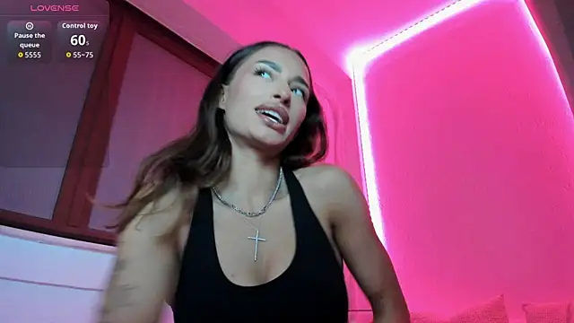 Snapshot of EvaK_ chatting on 04/06/26, 03:26 EvaK online show from 04/06/26, 03:26