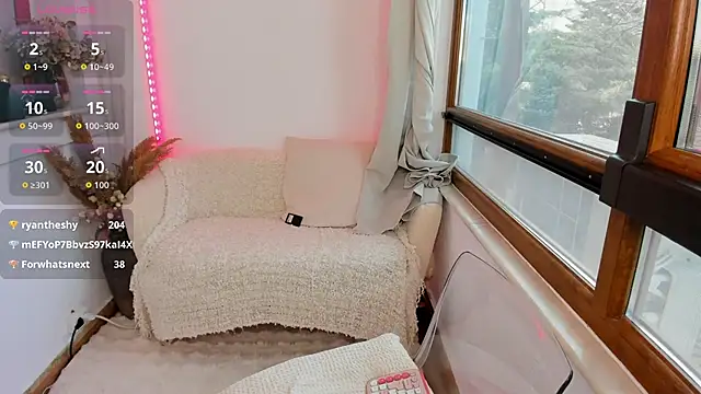 Snapshot of EvaK_ chatting on 04/09/26, 06:19 EvaK online show from 04/09/26, 06:19