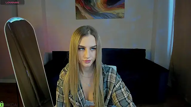 Snapshot of Silen_Tori chatting on 03/12/26, 08:31 Silen Tori online show from 03/12/26, 08:31