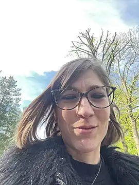 Snapshot of blondie-27 chatting on 04/22/26, 04:08 blondie-27 online show from 04/22/26, 04:08