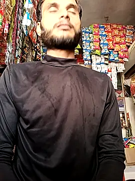 Snapshot of Beinghorny83 chatting on 03/19/26, 05:22 Beinghorny83 online show from 03/19/26, 05:22