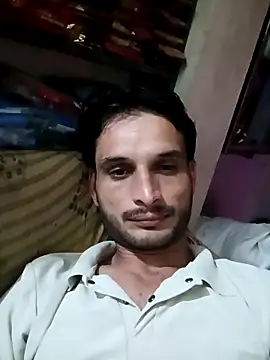 Snapshot of Beinghorny83 chatting on 03/29/26, 06:19 Beinghorny83 online show from 03/29/26, 06:19