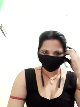 Snapshot of karishma_Bhabhi chatting on 04/11/26, 08:02 karishma Bhabhi online show from 04/11/26, 08:02