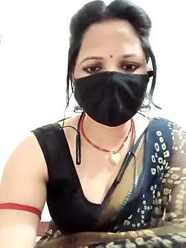 Snapshot of karishma_Bhabhi chatting on 04/18/26, 07:18 karishma Bhabhi online show from 04/18/26, 07:18