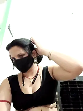 Snapshot of karishma_Bhabhi chatting on 04/27/26, 06:06 karishma Bhabhi online show from 04/27/26, 06:06