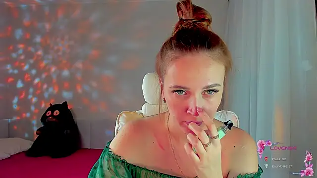 Snapshot of she_wolf chatting on 04/02/26, 02:15 she wolf online show from 04/02/26, 02:15