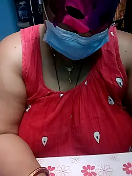 Snapshot of 02Roshni chatting on 02/26/26, 07:35 02Roshni online show from 02/26/26, 07:35