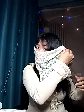 Girl-crazy1 online show from 04/13/26, 02:00