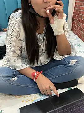 Snapshot of assybauty chatting on 03/07/26, 08:33 assybauty online show from 03/07/26, 08:33