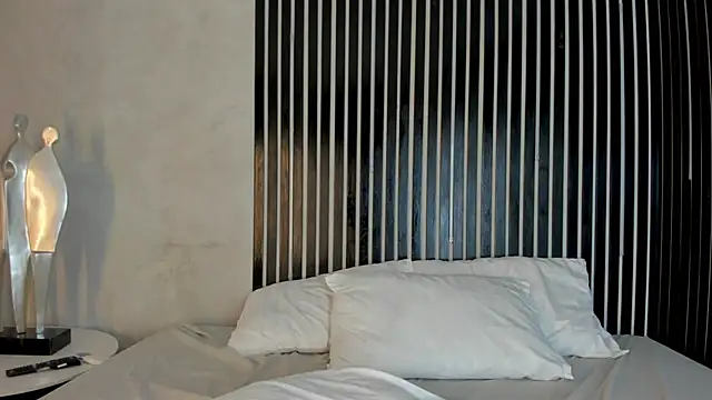 Snapshot of melodyphillips_2_ chatting on 03/29/26, 06:24 melodyphillips 2 online show from 03/29/26, 06:24