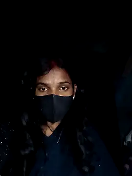 Snapshot of Desi_Couple_P chatting on 02/19/26, 01:23 Desi Couple P online show from 02/19/26, 01:23