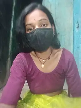 Snapshot of Desi_Couple_P chatting on 05/27/26, 03:42 Desi Couple P online show from 05/27/26, 03:42