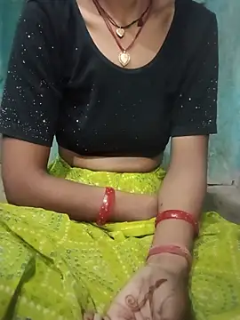 Snapshot of Desi_Couple_P chatting on 05/31/26, 11:39 Desi Couple P online show from 05/31/26, 11:39