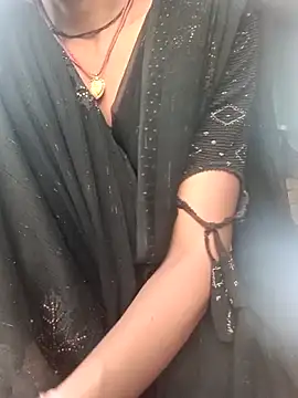Snapshot of Desi_Couple_P chatting on 06/10/26, 12:22 Desi Couple P online show from 06/10/26, 12:22
