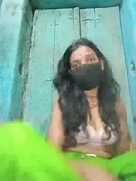 Snapshot of Desi_Couple_P chatting on 06/16/26, 01:36 Desi Couple P online show from 06/16/26, 01:36