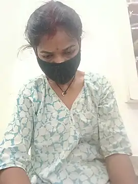 Snapshot of Desi_Couple_P chatting on 07/17/26, 01:12 Desi Couple P online show from 07/17/26, 01:12