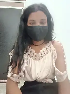 Snapshot of Desi_Couple_P chatting on 07/19/26, 01:31 Desi Couple P online show from 07/19/26, 01:31