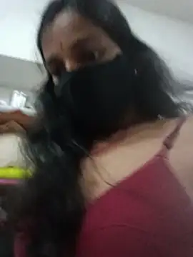 Snapshot of Desi_Couple_P chatting on 08/08/26, 04:42 Desi Couple P online show from 08/08/26, 04:42