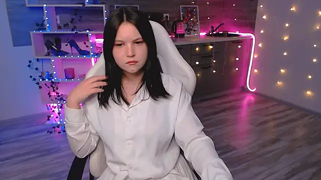 lily milleerr online show from 02/27/26, 06:30